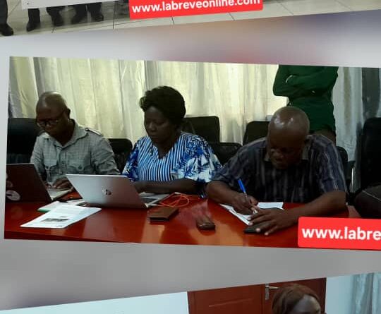 Des acteurs engagés dans la défense des droits humains et de l’environnement ont pris part à un atelier destiné à renforcer la gouvernance forestière et climatique en République du Congo. Initiée par Christian Mounzeo, président de la rencontre pour la paix et les droits de l’homme (Rpdh), en collaboration avec l’Observatoire congolais des Droits de l’Homme, cette démarche ambitionne de mener une analyse approfondie et sans concession sur l’état d’avancement des réformes dans le secteur forestier.