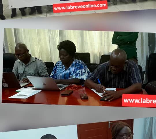 Des acteurs engagés dans la défense des droits humains et de l’environnement ont pris part à un atelier destiné à renforcer la gouvernance forestière et climatique en République du Congo. Initiée par Christian Mounzeo, président de la rencontre pour la paix et les droits de l’homme (Rpdh), en collaboration avec l’Observatoire congolais des Droits de l’Homme, cette démarche ambitionne de mener une analyse approfondie et sans concession sur l’état d’avancement des réformes dans le secteur forestier.