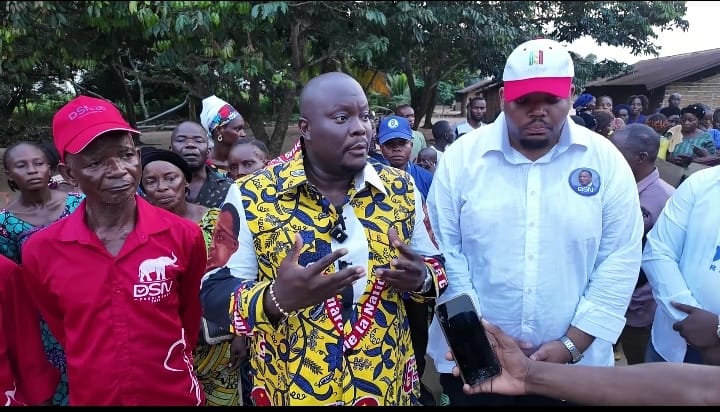 « Nous sommes en pleine période de campagne. C’était pour moi l’occasion de rappeler à nos compatriotes que le 15 mars, ils doivent accomplir leur devoir civique en votant pour le candidat Denis Sassou N’Guesso. Ici, il n’y a aucune ambiguïté : Lessanga demeure un fief du Parti congolais du travail », a-t-il déclaré.