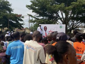 Devant son public, il a présenté sa vision d’un Congo résolument tourné vers le développement, la bonne gouvernance et la justice sociale. Son programme met l’accent sur la relance de l’économie, la création d’emplois pour les jeunes, l’amélioration du système éducatif et de la santé publique, ainsi que sur la valorisation des ressources nationales.