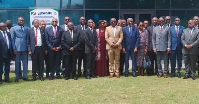 Le budget triennal du Programme d’accélération de la gouvernance institutionnelle et des réformes (Pagir), volet Pfor, pour la période 2026-2028, a été adopté avec amendements le 15 avril, à l’issue de la troisième session ordinaire de son comité de pilotage. L’enveloppe globale s’élève à 22,314 milliards de francs CFA. Présidée par Gervais Bouiti Viaudo, cette session a également validé le budget du Plan de travail et budget annuel (PTBA) 2026, volet financement du projet d’investissement (IPF), fixé à 2,199 milliards de francs CFA.