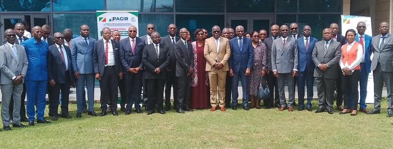 Le budget triennal du Programme d’accélération de la gouvernance institutionnelle et des réformes (Pagir), volet Pfor, pour la période 2026-2028, a été adopté avec amendements le 15 avril, à l’issue de la troisième session ordinaire de son comité de pilotage. L’enveloppe globale s’élève à 22,314 milliards de francs CFA. Présidée par Gervais Bouiti Viaudo, cette session a également validé le budget du Plan de travail et budget annuel (PTBA) 2026, volet financement du projet d’investissement (IPF), fixé à 2,199 milliards de francs CFA.