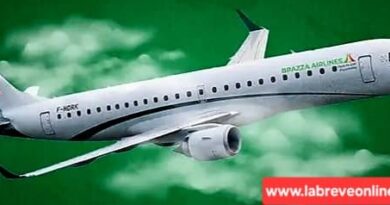 C’est par un vol inaugural Brazzaville-Pointe-Noire, le 20 avril 2026, que la ministre des transports, de l’aviation civile et de la marine marchande, Ingrid Ébouka-Babackas, a lancé les activités de la nouvelle compagnie aérienne « Brazza Airlines », en présence de plusieurs membres du gouvernement.