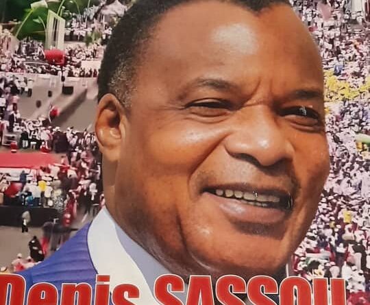 La direction nationale de campagne du candidat réélu, Denis Sassou-N’Guesso, a présenté le 20 avril, un magazine de 69 pages consacré à l’élection présidentielle des 12 et 15 mars 2026 en République du Congo. Cette publication revient en détail sur les temps forts d’une campagne marquée par une large mobilisation ainsi que par une victoire écrasante du président sortant, crédité de 94,90 % des suffrages et conclue par la cérémonie de prestation de serment du président.