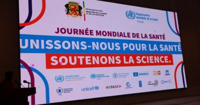 La Journée mondiale de la santé 2026 a été célébrée en différé le 21 avril en République du Congo, dans une atmosphère marquée à la fois par la reconnaissance des avancées du secteur et la volonté d’intensifier les efforts en matière de prévention. La cérémonie s’est tenue sous la supervision du ministre de la Santé et de la Population, le professeur Jean Rosaire Ibara.