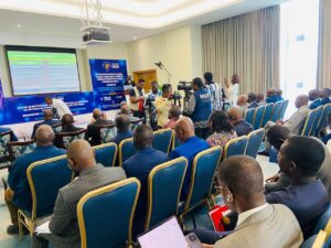 À l’issue des travaux, les participants ont globalement salué la qualité du document et sa conformité aux standards en matière de cyber sécurité. Le projet a été validé sous réserve de la prise en compte des amendements formulés, avant son adoption par l’Anssi. Parmi les recommandations figurent la finalisation des observations, la mise en place d’un plan de vulgarisation et de formation, ainsi que l’instauration d’un délai d’appropriation pour permettre aux différentes parties prenantes de se conformer progressivement aux exigences du référentiel.