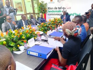 Le budget prévisionnel 2026 de l’Agence congolaise pour la création des entreprises (Acpce) est arrêté à près de 3,382 milliards de francs CFA, enregistrant une progression de 13,6 % par rapport à 2025, où il s’établissait à 2,568 milliards. L’annonce a été faite par le directeur général, Dieu-Merci Emeriand Kibangou, à l’issue de la première session ordinaire budgétaire tenue le 21 avril à Brazzaville.