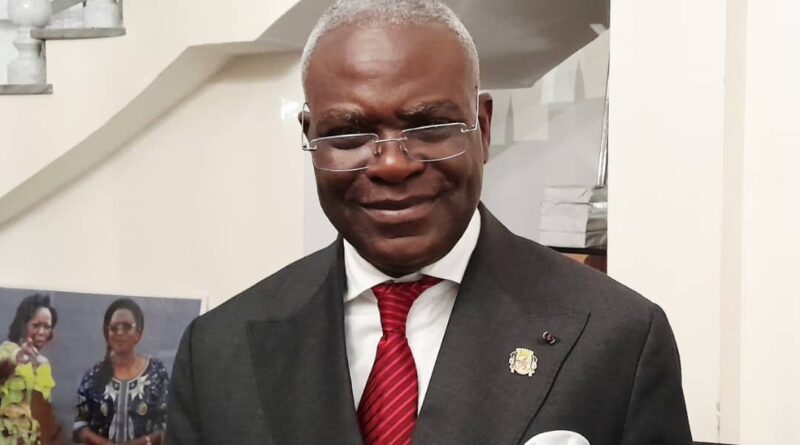 Par décret n°2026-175, signé ce 23 avril 2026, le président de la République du Congo, Denis Sassou N’Guesso, a procédé à la reconduction d’Anatole Collinet Makosso, au poste de premier ministre, chef du Gouvernement. A travers cette décision, le chef de l’Etat congolais réaffirme sa confiance envers le premier ministre sortant et inscrit l’action gouvernementale dans une volonté affichée d’accélérer la mise en œuvre du projet de société du président de la République et de renforcer la dynamique de développement du pays.