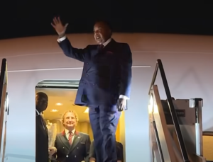 Ce déplacement s’inscrit dans une dynamique de consolidation de la coopération entre Brazzaville et Moscou, avec en ligne de mire plusieurs secteurs stratégiques. Parmi les priorités figurent notamment l’énergie, la santé, l’éducation, ainsi que les questions de sécurité et de défense, domaines jugés essentiels pour le développement et la stabilité du pays.