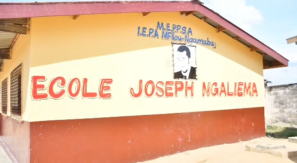 Avant cette intervention du ministère de tutelle, l’école était confrontée à des difficultés majeures. Les infrastructures délabrées, le manque d’électricité, l’insécurité et l’insalubrité compromettaient gravement les conditions d’apprentissage. Des enseignants et élèves décrivaient des journées où, dès que le ciel s’assombrissait, les cours pouvaient être interrompus par des soucis structurels, obligeant même certains personnels à décider de renvoyer les élèves pour des raisons de sécurité.