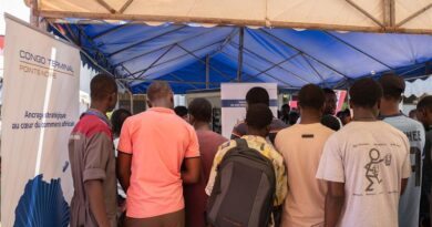 «Participer à ce forum en tant que stagiaire chez Congo Terminal est une véritable fierté. Cela m’a permis de partager mon expérience, mais aussi de rassurer les étudiants sur les opportunités concrètes qu’offre l’entreprise. » déclare King Bernavy Stagiaire à la Direction Technique Congo Terminal.