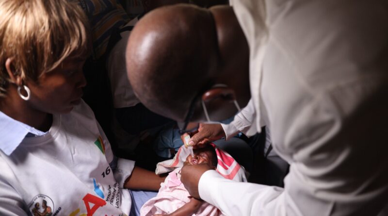 Le gouvernement a officiellement introduit le 24 avril la vaccination contre l’hépatite B dès la naissance, lors de la semaine africaine de la vaccination à Brazzaville, en vue de réduire considérablement le taux de personnes malades dans le pays.