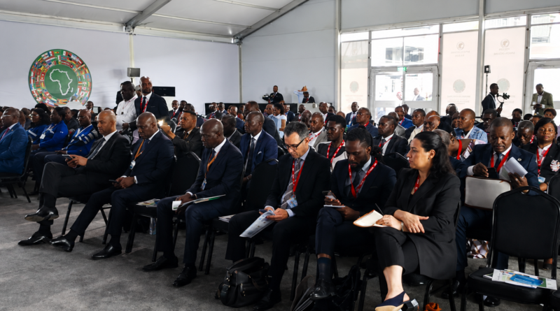 Prenant la parole, Denis Sassou-Nguesso a souligné que le financement des projets du Bassin du Congo constitue désormais un impératif collectif pour l’ensemble des partenaires mobilisés. Il a rappelé que cette initiative vise à lever des ressources destinées à financer près de 70 projets prioritaires de démarrage, évalués à environ 6 milliards de dollars.