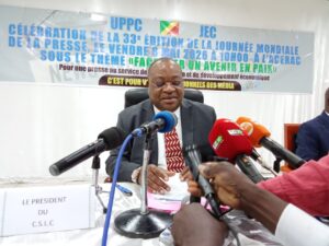 Le président du Conseil supérieur de la liberté de la communication (CSLC), Médard Milandou Nsonga, a attiré l’attention des professionnels des médias, le 8 mai à Brazzaville, sur le fait qu’« un journaliste sans exigence d’éthique est une menace pour la société, se plaçant ainsi « à l’opposé d’un trésor de paix ».