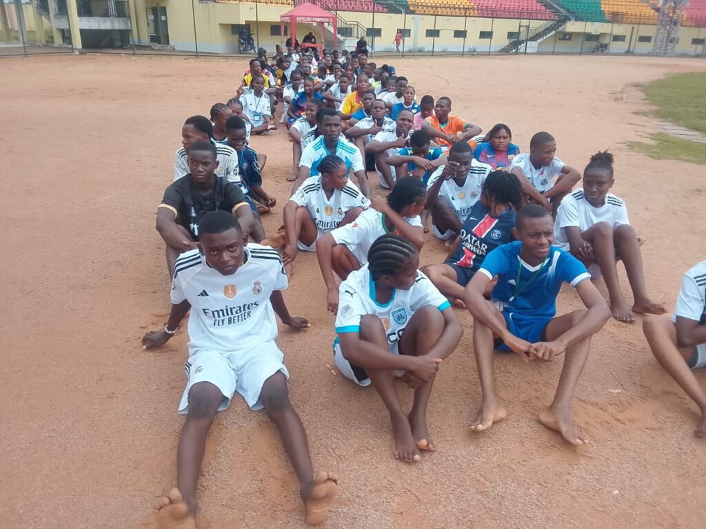 Les épreuves pratiques d’éducation physique et sportive (Eps) des examens techniques et professionnels ont officiellement débuté le mardi sur l’ensemble du territoire national. Au total, 7 370 candidats de niveau troisième prennent part à cette étape décisive organisée du 12 au 16 mai, avant les épreuves écrites prévues en juin prochain.