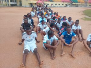 Les épreuves pratiques d’éducation physique et sportive (Eps) des examens techniques et professionnels ont officiellement débuté le mardi sur l’ensemble du territoire national. Au total, 7 370 candidats de niveau troisième prennent part à cette étape décisive organisée du 12 au 16 mai, avant les épreuves écrites prévues en juin prochain.