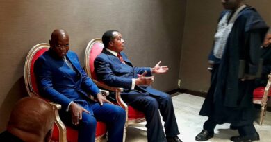 Dans son allocution, le chef de l’État congolais a insisté sur l’urgence d’accélérer la libre circulation des personnes et des biens en Afrique, tout en plaidant pour une intégration économique plus poussée et l’adoption d’un passeport africain unique. « À partir du 1er janvier 2027, l’entrée en République du Congo ne sera plus soumise au visa pour les ressortissants africains », a-t-il déclaré sous les applaudissements des participants.
