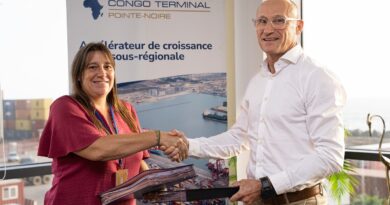 « Nous sommes pleinement conscients de notre responsabilité d’agir durablement en faveur de la protection de notre environnement. Avec l’engagement de chaque collaborateur, nous travaillons à réduire significativement notre empreinte carbone. Aux côtés de Renatura Congo, nous menons des actions concrètes pour la biodiversité et sensibilisons les communautés à la préservation des écosystèmes marins. » - Anthony Samzun, directeur général de Congo Terminal.