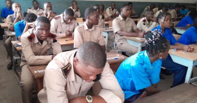 Le ministre de l’Enseignement préscolaire, primaire, secondaire et de l’Alphabétisation, Jean-Luc Mouthou, a procédé le 2 juin à Brazzaville au lancement officiel des épreuves écrites du baccalauréat général, session de juin 2026, marquant le début d’un examen d’État qui mobilise cette année 101.876 candidats répartis dans 316 centres à travers le pays.