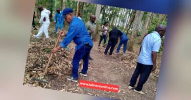 Le préfet du département de Brazzaville, Gilbert Mouanda-Mouanda, a dénoncé la montée des antivaleurs et des comportements déviants observés dans plusieurs secteurs de la société congolaise, à l’occasion de la célébration du 35ᵉ anniversaire de la Journée de la concorde nationale et de la réconciliation.