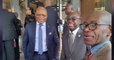 Pour sa part, le directeur de cabinet du ministre des Finances, du Budget et du Portefeuille public, Paul Malié, a rappelé que le système fiscal congolais repose sur le principe déclaratif, faisant de la facture un document central dans la détermination des obligations fiscales des contribuables. Il a souligné que le Sfec s’inscrit dans le cadre des réformes engagées par le gouvernement pour améliorer la mobilisation des recettes fiscales à travers les outils numériques.