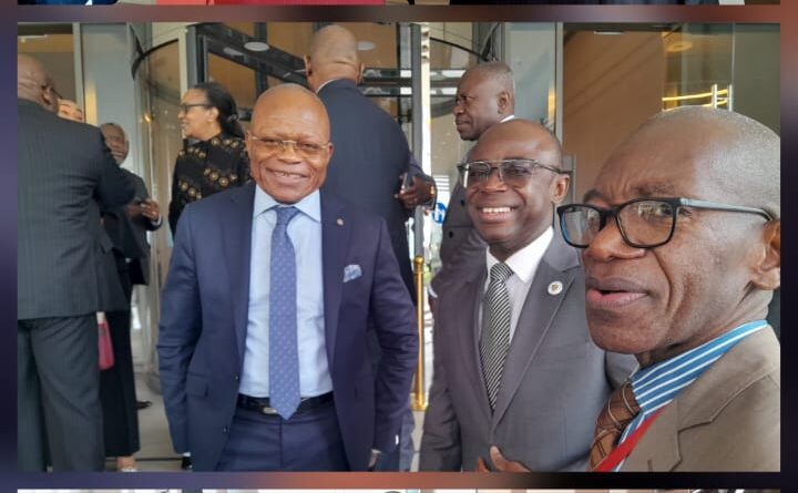 Pour sa part, le directeur de cabinet du ministre des Finances, du Budget et du Portefeuille public, Paul Malié, a rappelé que le système fiscal congolais repose sur le principe déclaratif, faisant de la facture un document central dans la détermination des obligations fiscales des contribuables. Il a souligné que le Sfec s’inscrit dans le cadre des réformes engagées par le gouvernement pour améliorer la mobilisation des recettes fiscales à travers les outils numériques.