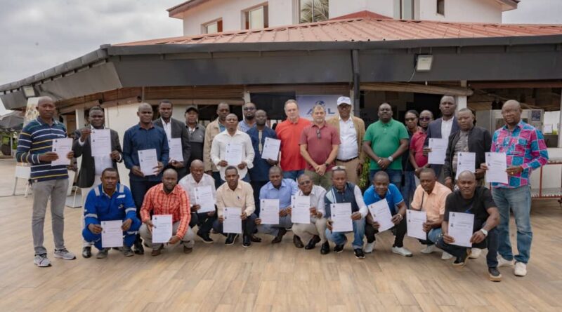 Le 20 juin 2026, Africa Global Logistics (AGL) Congo a procédé à la remise officielle des certificats d’aptitude à la conduite en sécurité CACES® R483 (grues mobiles) à 25 collaborateurs dont 21 grutiers, 2 superviseurs de levage et 2 techniciens de maintenance, marquant une étape majeure dans le renforcement des compétences techniques et opérationnelles au sein de l’entreprise.