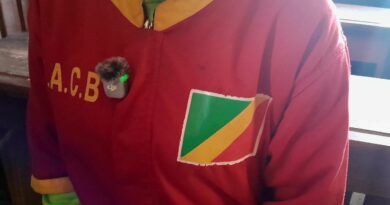 Derrière les murs de la maison d’arrêt de Brazzaville, dix candidats, dont deux jeunes filles détenues, ont entamé le 23 juin les épreuves du Brevet d’études du premier cycle (Bepc), à l’occasion du lancement officiel de cet examen d’État dans un centre devenu emblématique des efforts de réinsertion sociale par l’éducation.