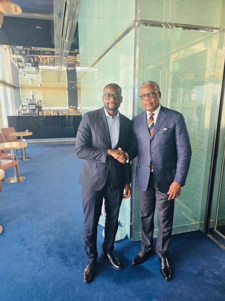 En séjour à Paris, le président du Mécanisme africain d’évaluation par les Pairs, (Maep), Alain Akouala Atipault, a été reçu à l’Assemblée nationale française par Carlos Martens Bilongo, député du Val-d’Oise et membre de la Commission des finances, de l’économie générale et du contrôle budgétaire.