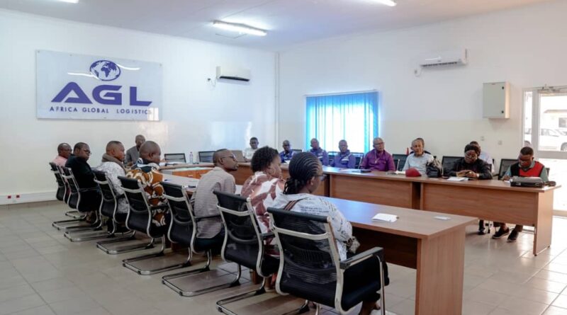 Ce programme vise à consolider l'expertise des équipes, en approfondissant les pratiques métier et en renforçant les réflexes professionnels auprès de collaborateurs disposant déjà d'une solide maîtrise des procédures douanières. Articulé autour de 15 modules couvrant l'ensemble des aspects du transit, le programme est dispensé à raison de 3 jours par module, garantissant une progression pédagogique rigoureuse et adaptée aux réalités opérationnelles du terrain.