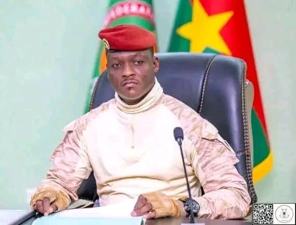 Une nouvelle page se tourne dans les relations entre le Burkina Faso et la France. Les autorités burkinabè ont annoncé la rupture de leurs relations diplomatiques avec Paris, une décision qui marque une nouvelle étape dans la dégradation des rapports entre les deux pays et confirme le profond bouleversement des équilibres diplomatiques au Sahel.