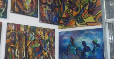 Soixante-quinze ans après sa création, l'École de peinture de Poto-Poto continue d'écrire son histoire. L'institution, véritable emblème du patrimoine artistique congolais, a célébré ce lundi son jubilé en associant mémoire, création et engagement environnemental. Une célébration qui a démontré que l'art peut être un puissant vecteur de sensibilisation face aux défis du changement climatique.
