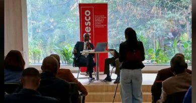 Dans un contexte marqué par la prolifération des fausses informations et l'influence grandissante des réseaux sociaux, les professionnels des médias congolais ont été exhortés à assumer pleinement leur responsabilité dans la préservation de la paix et de la cohésion nationale. Ce message a été au cœur d'une conférence organisée à Brazzaville par le Conseil supérieur de la liberté de communication (Cslc), en partenariat avec l'Unesco, autour du thème : « Le rôle des médias dans l'édification d'un avenir de paix ».