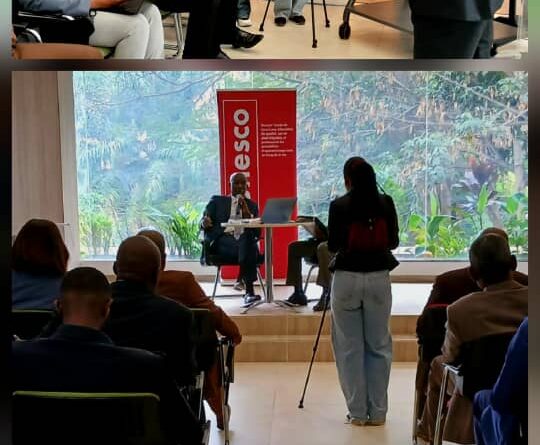 Dans un contexte marqué par la prolifération des fausses informations et l'influence grandissante des réseaux sociaux, les professionnels des médias congolais ont été exhortés à assumer pleinement leur responsabilité dans la préservation de la paix et de la cohésion nationale. Ce message a été au cœur d'une conférence organisée à Brazzaville par le Conseil supérieur de la liberté de communication (Cslc), en partenariat avec l'Unesco, autour du thème : « Le rôle des médias dans l'édification d'un avenir de paix ».