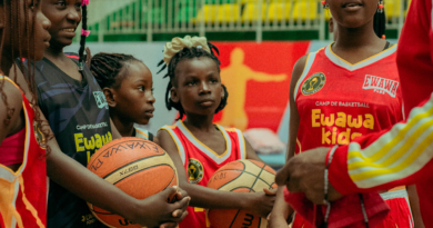 L'association Ewawa Plus a officiellement lancé, au Gymnase Maxime Matsima de Brazzaville, la première édition du Camp Ewawa Kids, un programme qui allie pratique du basketball, éducation et développement personnel au profit de 70 enfants âgés de 7 à 15 ans. Prévu du 6 juillet au 5 août, le camp se veut un cadre d'apprentissage où le sport devient un outil de transmission des valeurs citoyennes et de l'inclusion sociale.
