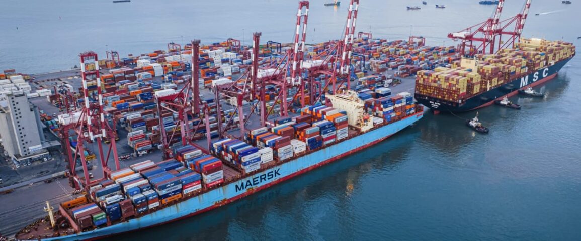 Congo Terminal franchit un nouveau cap dans sa quête d'excellence opérationnelle en enregistrant des niveaux record de productivité réelle hebdomadaire sur les grands navires (mother vessels) jamais atteints dans son histoire. Après un premier record à 67 mouvements par heure en 2025, le terminal a franchi un nouveau palier en atteignant 99 mouvements par heure à fin juin soit une progression de plus de 47 % en l'espace de six mois.