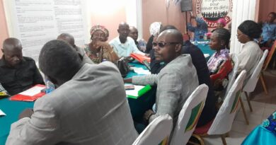 Les réseaux et organisations de la société civile ont officiellement adopté, à l'issue de leurs assises, le Plan stratégique 2026-2031 destiné à orienter leurs actions au cours des cinq prochaines années. La cérémonie de clôture a été présidée par le secrétaire permanent du Conseil consultatif de la société civile et des ONG, Cephas Germain Ewangui, qui a salué une étape majeure dans l'organisation et la mobilisation des acteurs non étatiques autour des priorités nationales de développement.
