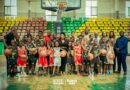 Soixante-dix enfants âgés de 7 à 15 ans prennent part, depuis le 6 juillet, à la première édition du Camp Ewawa Kids, organisée au gymnase Maxime Matsima de Brazzaville. Portée par l'association Ewawa Plus, cette initiative dépasse le simple cadre sportif pour faire du basketball un véritable outil d'éducation, de développement personnel et de promotion des valeurs citoyennes.