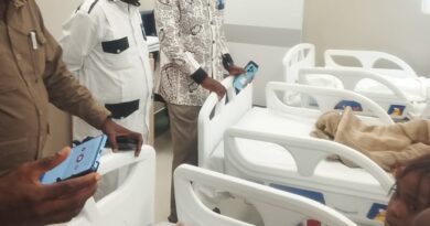Une baleinière transportant des missionnaires de l'Église Centre de la Parole (Nzambé ya l'Huile) a fait naufrage le lundi 13 juillet sur la rivière Sangha, à proximité du port de Ouesso, dans le département de la Sangha. Si les premières informations faisaient état d'un bilan incertain, les données recueillies en fin de journée font état de deux personnes portées disparues.