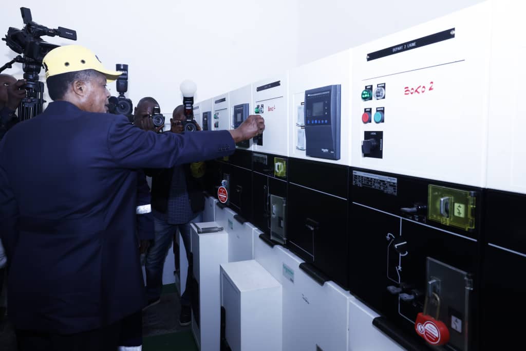 Le président de la République, Denis Sassou N'Guesso, a inauguré, le 15 juillet à Boko, dans le département du Pool, la ligne électrique moyenne tension de 30 kV reliant Kinkala, Louingui, Boko et Loumo. Cette infrastructure marque une nouvelle étape dans le renforcement de l'accès à l'électricité dans cette partie du pays et s'inscrit dans la politique nationale d'électrification portée par le programme présidentiel « Accélérer la marche vers le développement ».
