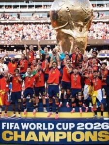 L'Espagne est de nouveau championne du monde. Seize ans après son unique sacre en Afrique du Sud, la Roja a remporté, le 19 juillet, la Coupe du monde 2026 en venant à bout de l'Argentine (1-0, après prolongation) grâce à un but décisif de Ferran Torres. Ce deuxième titre mondial consacre une génération talentueuse qui replace définitivement le football espagnol au sommet de la hiérarchie internationale.