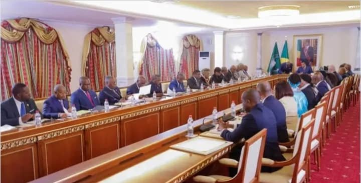 Dans le domaine forestier, le Conseil des ministres a validé les statuts du Centre national d'inventaire et d'aménagement des ressources forestières et fauniques, établissement chargé notamment de réaliser les inventaires nationaux, de produire la cartographie forestière et de planifier l'aménagement durable des forêts congolaises. Cette mesure vise à rendre pleinement opérationnel un organisme créé en 2023 pour accompagner la gestion durable des ressources naturelles. 