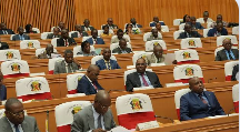 Réunis en séances plénières le 23 juillet à Brazzaville, les députés et les sénateurs ont adopté à l'unanimité, sans amendement, le projet de loi de finances rectificative 2026, défendu par le ministre des Finances, du Budget et du Portefeuille public, Christian Yoka.