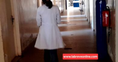 Entre pénuries d'eau, insuffisances en matière d'hygiène, faible gouvernance et absence de mécanismes efficaces de contrôle, le ministre de la Santé et de la Population, le Pr Jean-Rosaire Ibara, a appelé le 17 juillet à rompre avec « le temps des constats » pour engager enfin des réformes concrètes. Quatre jours d'échanges entre responsables d'établissements sanitaires ont permis d'établir un diagnostic sans complaisance du fonctionnement des hôpitaux de référence et des hôpitaux généraux. Si certains établissements remplissent correctement leurs missions spécifiques, l'évaluation révèle surtout un système encore confronté à des dysfonctionnements structurels qui affectent directement la qualité des soins.